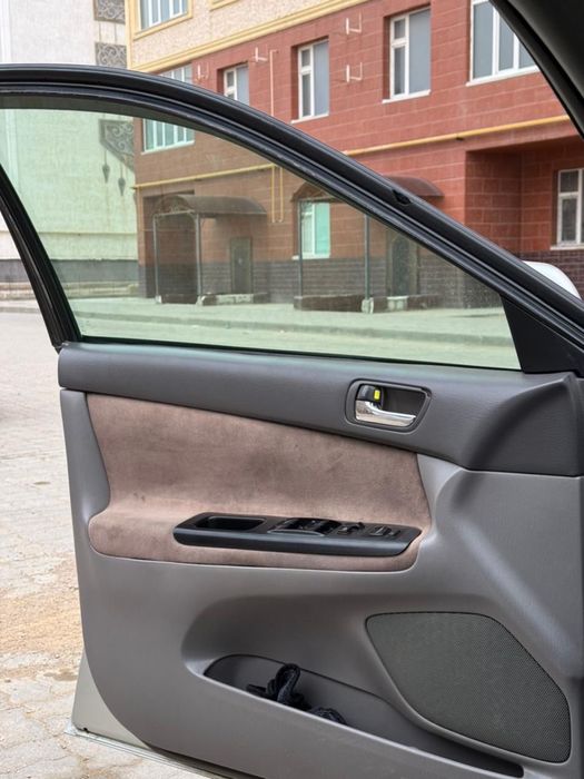 Машина Камри 35