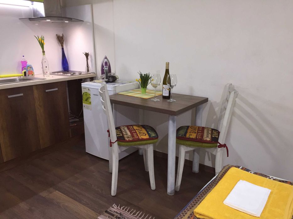 Нощувки до Морската градина и ИУ