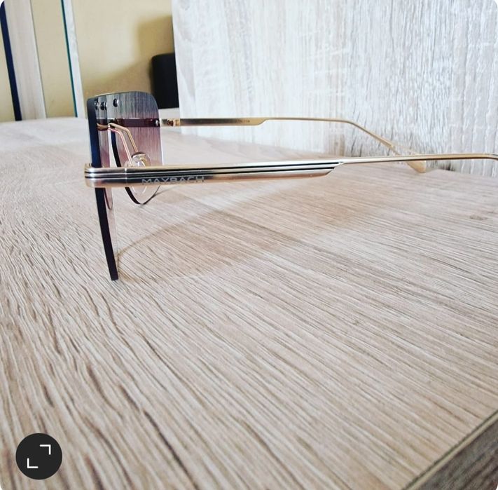 Ochelari de soare Maybach.