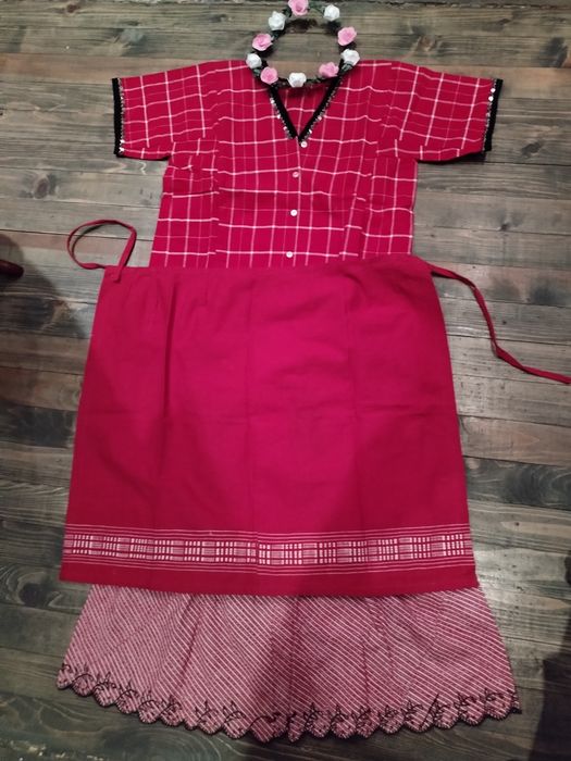 Носии от Тракия от ръчно тъкани платове автентични.