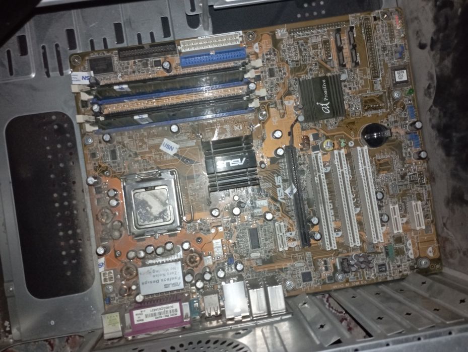 Ddr2 plata sotiladi