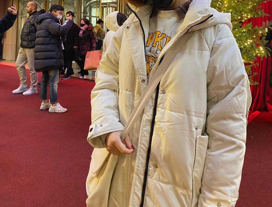 Продаю Куртку женскую зимнюю