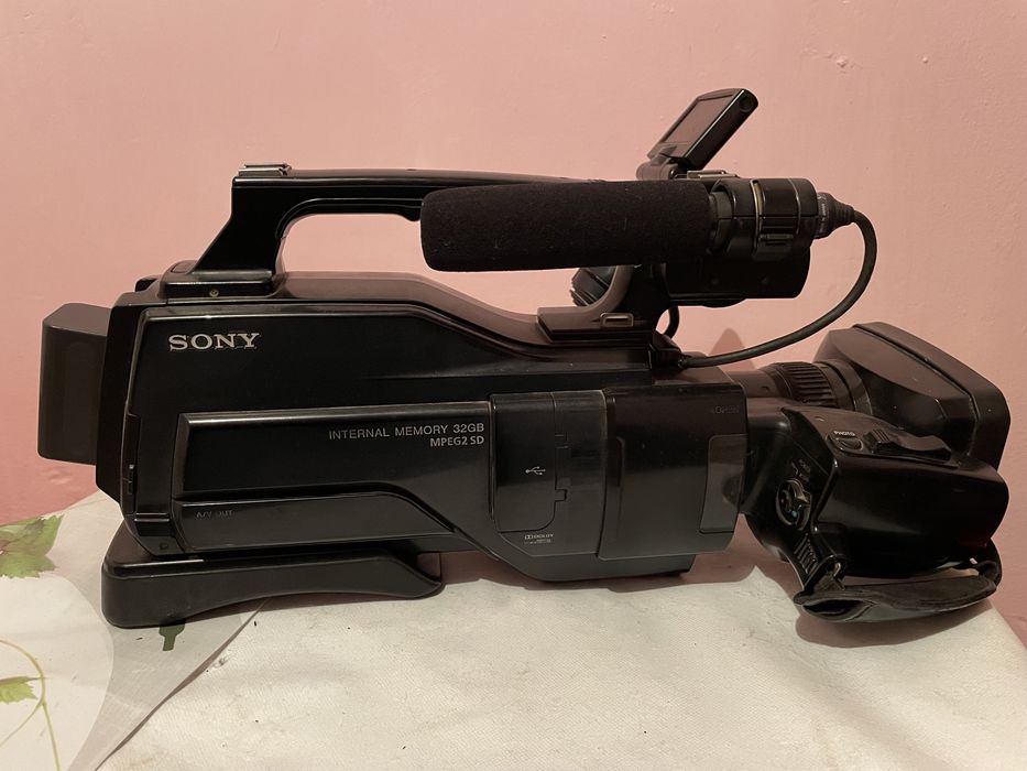 Видеокамера Sony 1000