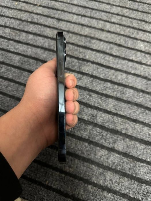 Iphone 12 pro max sunnatiga otib beriladi