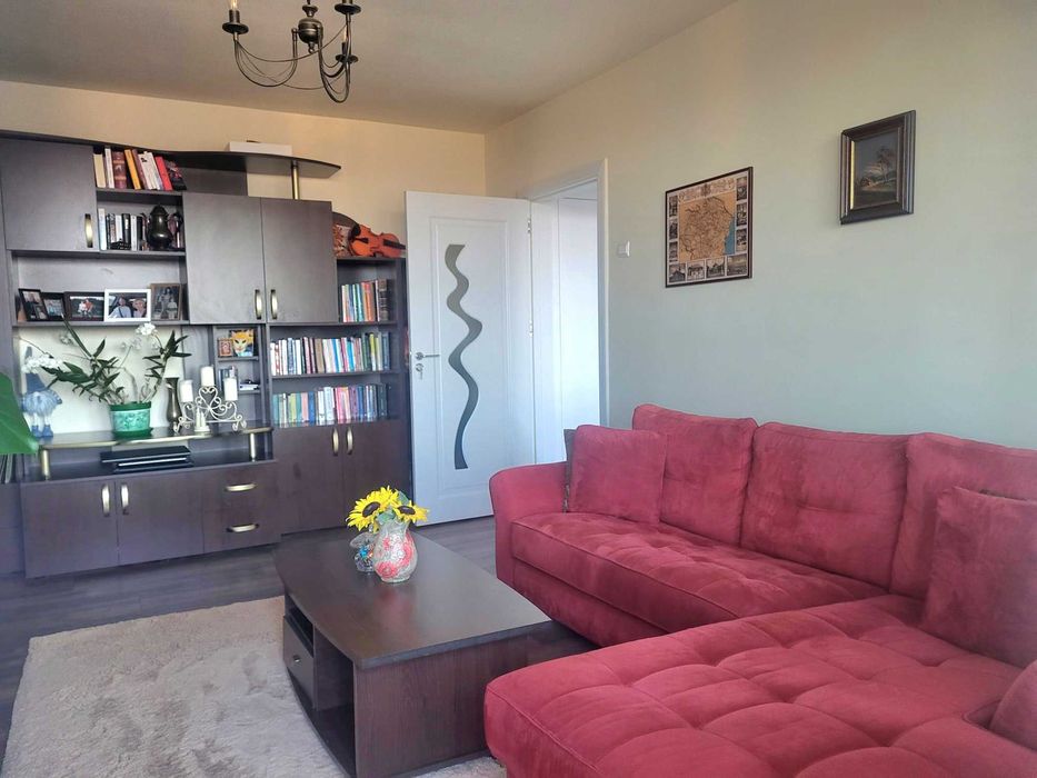 Particular,vand apartament 2 camere,semidecomandat,zona Astra