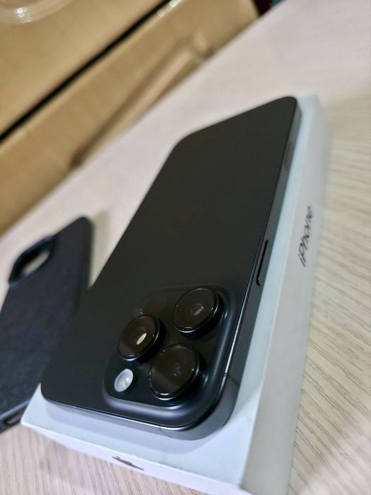 Продам или обмен iPhone 16 Pro Max 256g E - sim