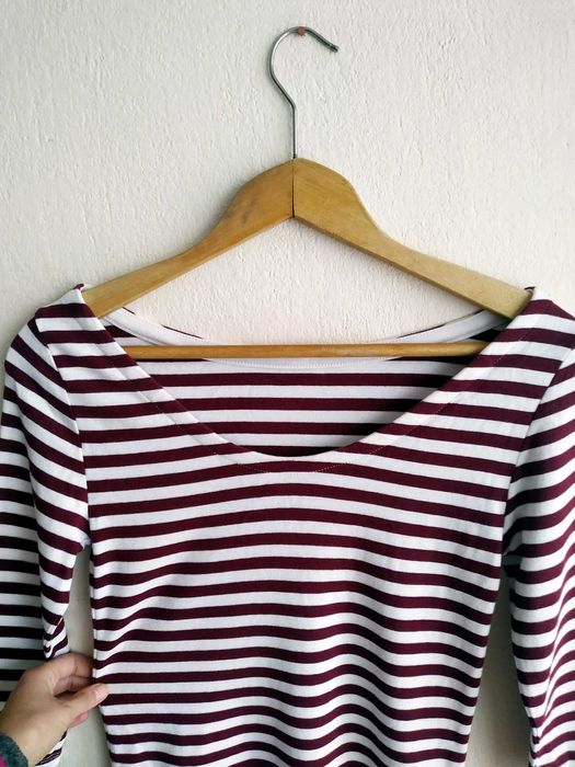 Блуза на винен десен с гръб тип балерина на марка GAP