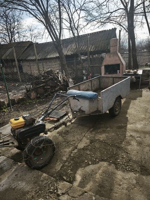 Vând motocultor de 7 Cp
