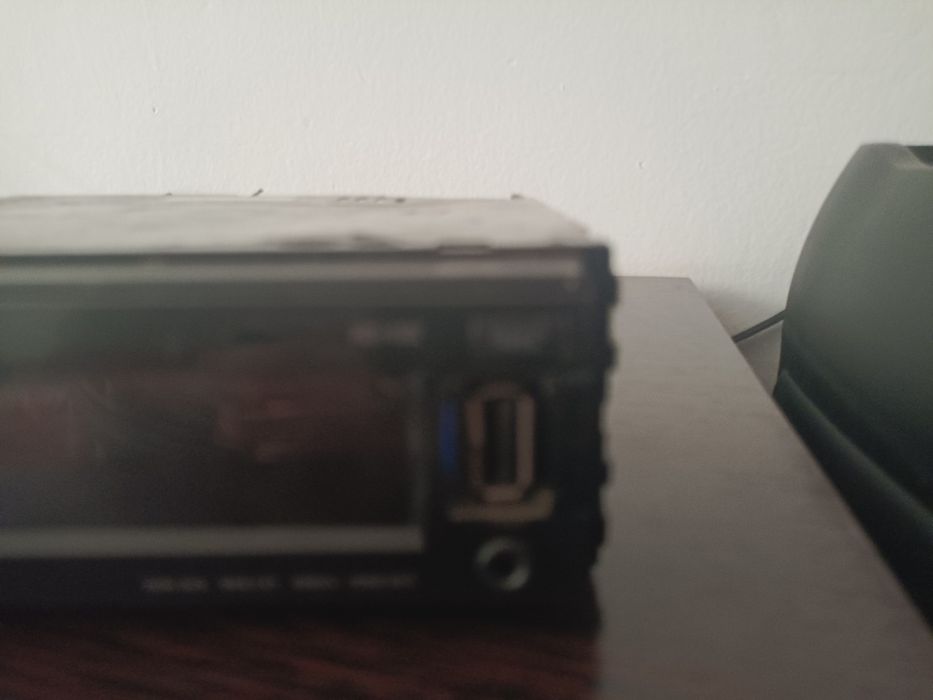 Магнитола автомобиля JVC