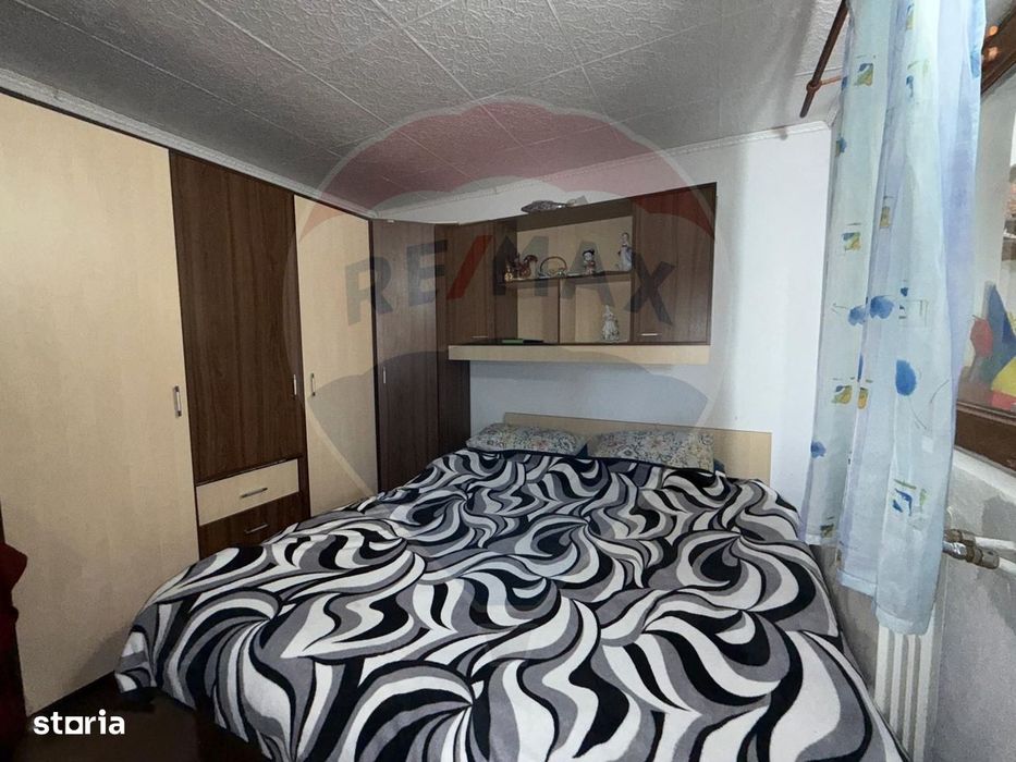 Casa cu teren de vanzare Golesti-Ramnicu Valcea / Manastirea Filimon