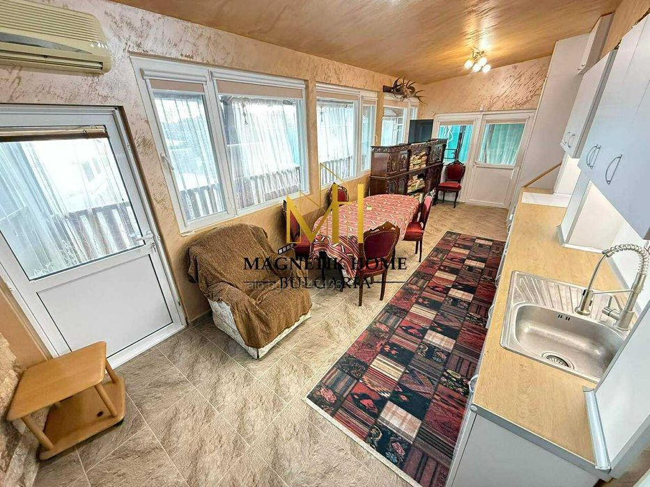 Дава се под наем Етаж от къща в Бургас, Ветрен - 101 кв.м за 648.21 € - Снимка #2