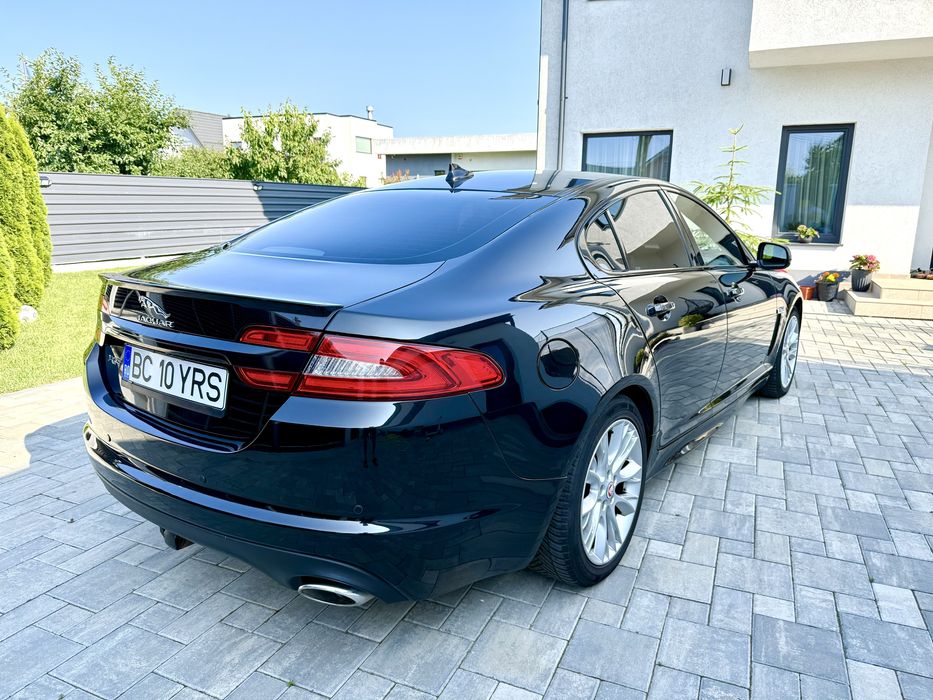 Jaguar XF R-Sport 2016 2.2 D 163 CP