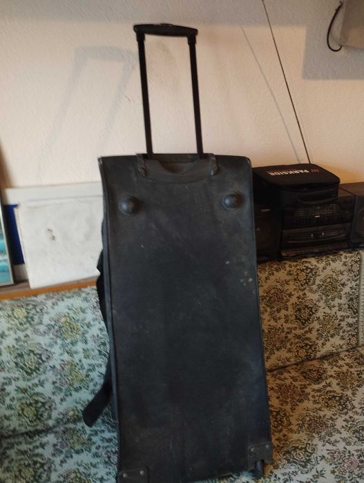 Продавам много голям сак на колелца