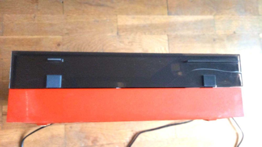 Предлагам работещ грамофон