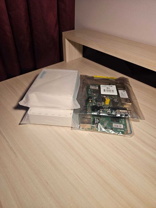 Рутер Микротик MikroTik RB450Gx4, v7, Gigabit, POE, WireGuard, 2 броя