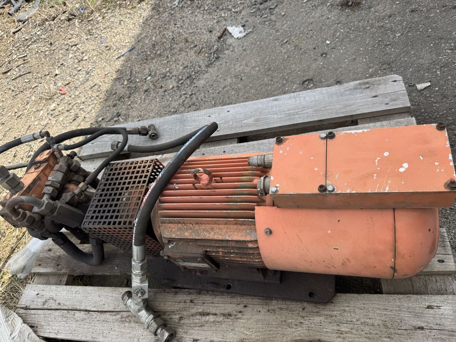 Magnet + gemerator pentru excavator