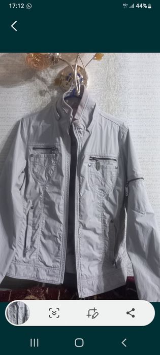 Продам женскую куртку