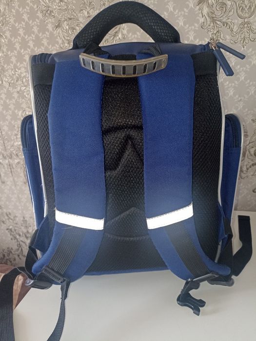Продам рюкзак школьный