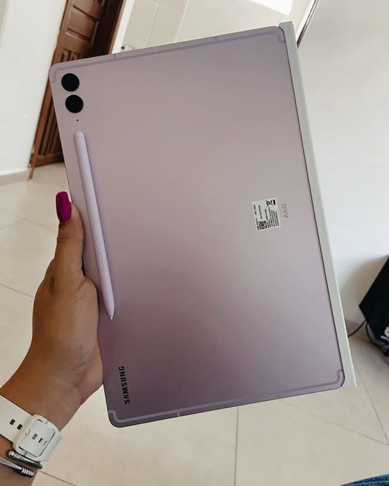 Планшет Самсунг  оригинальный в отличном состояние