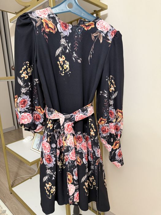 Платья         женские