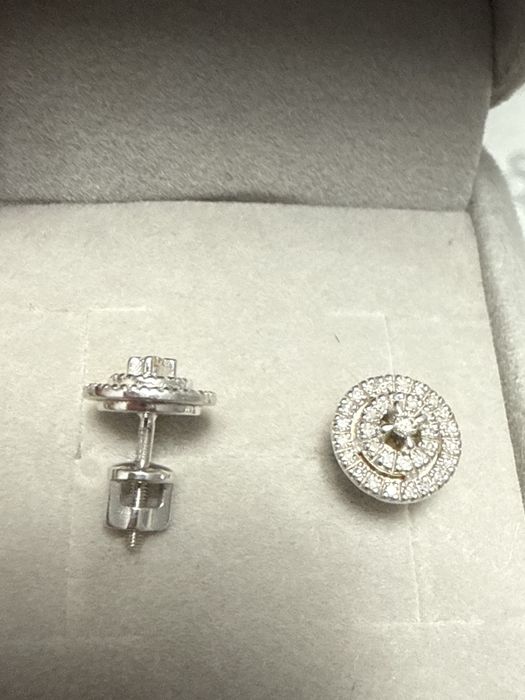 Бриллиантовые пусеты