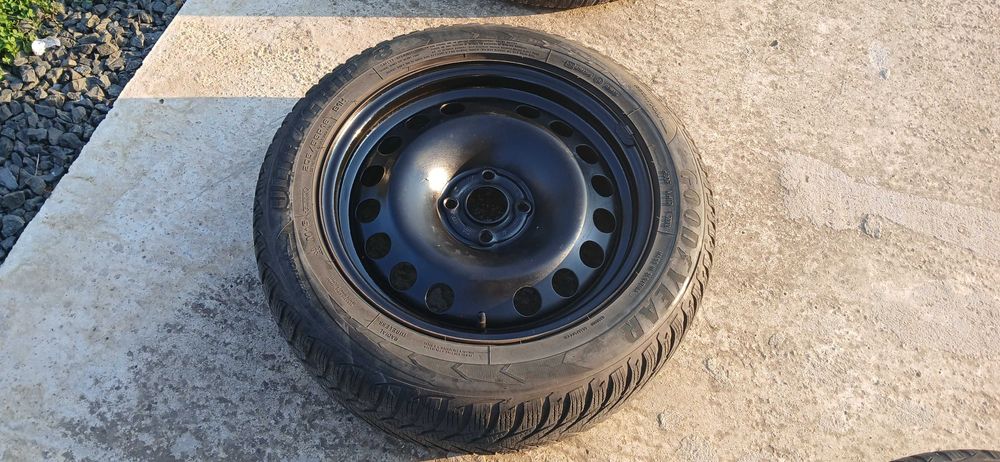 Roti de iarna 205/55/16 pe 4 prezoane