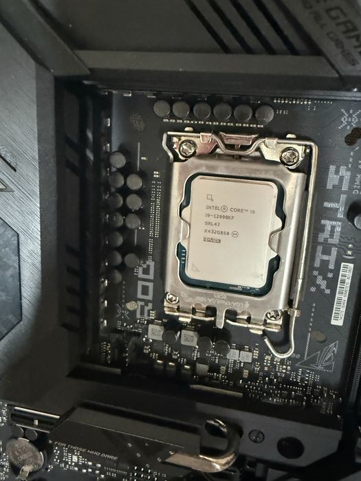 i9-12900KF+Z790 ROG STRIX