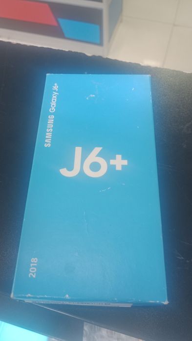 Продам Самсунг ж6+