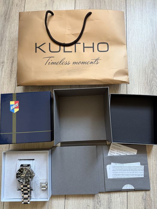 Oris aquis small second