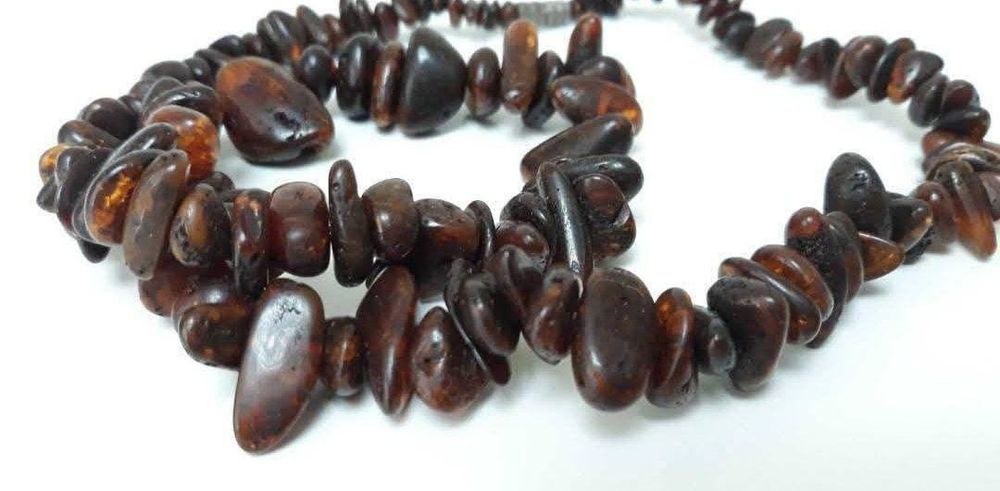 Vechi colier din chihlimbar natural baltic, in nuante de cognac inchis brun