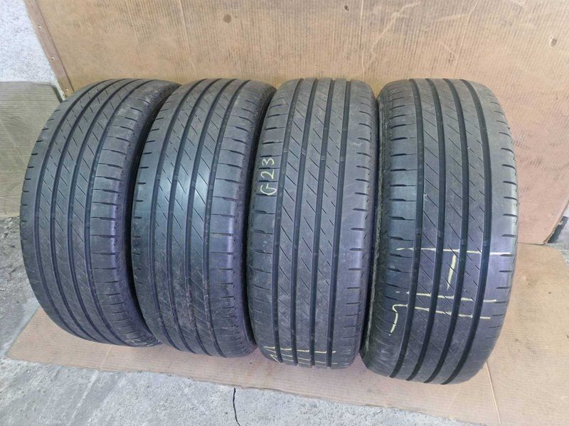 4 Bridgestone R18 235/60
летни гуми
DOT1223