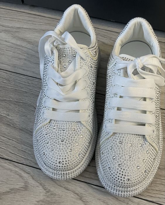 Дамски блестящи кецове