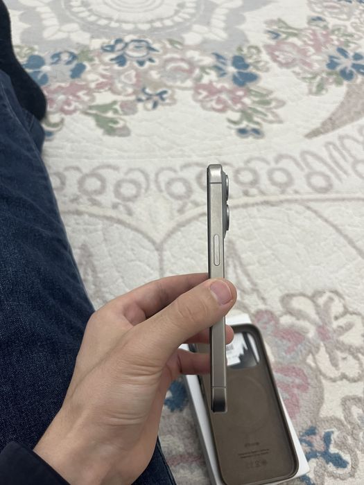 Продаю айфон 15 про