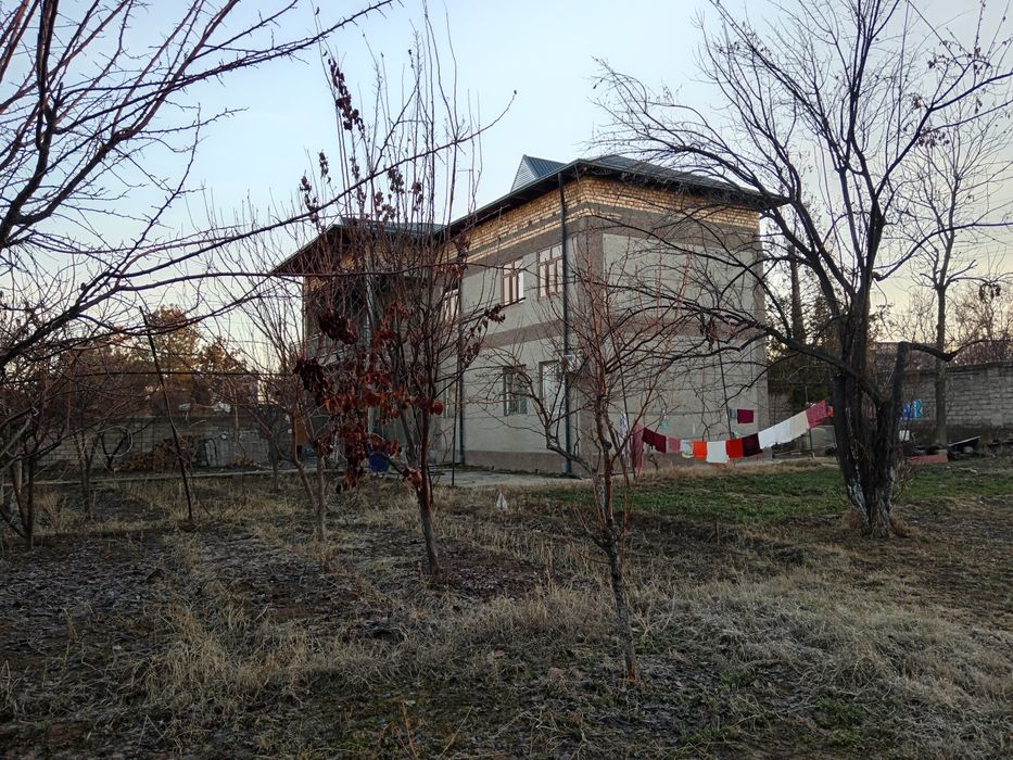 Тошкент вилояти, Ўрта Чирчиқ тумани, Бешбой МФЙ 20 сотих ҳовли, 2 қ