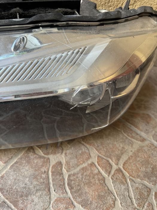 Far stanga europa halogen bmw seria 3 f30/f31 LCI avariat spart