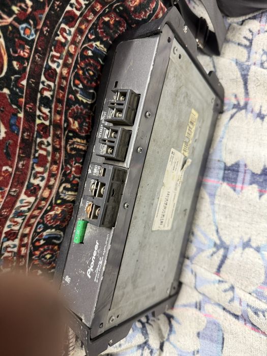 Продается усилитель