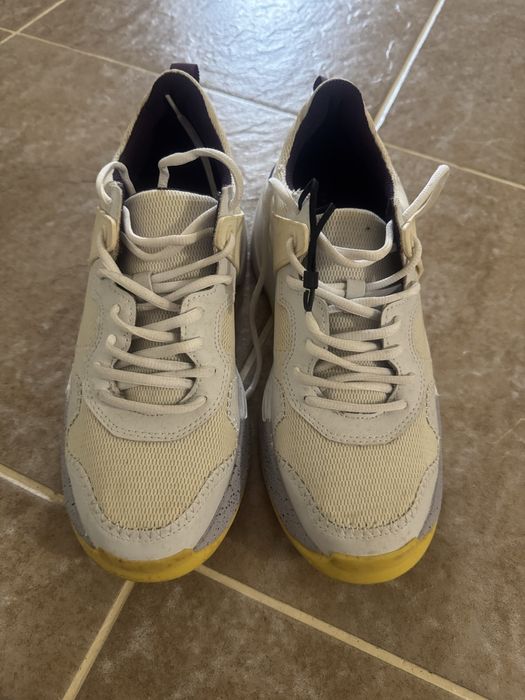 Нови обувки Zara