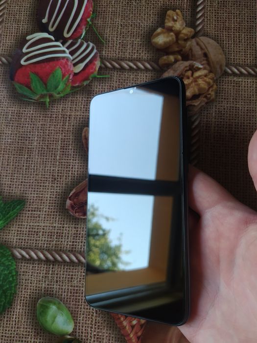 Продавам Samsung A10