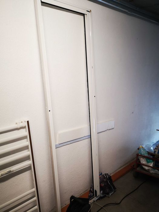 Комарник за прозорец или врата, ролетен.