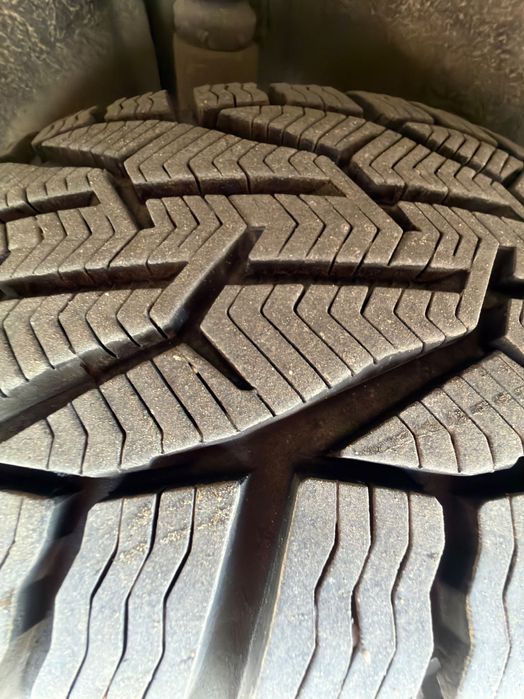 Оригинални джанти на ауди 18ки с чисто нови гуми