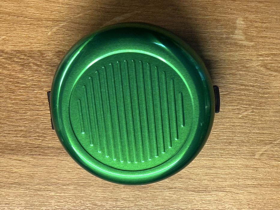 Чисто НОВ евро монетник