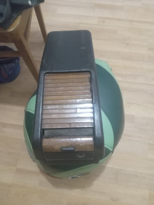 Продам хлебницу мерседес 124 оригинал