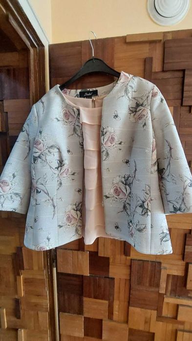 Дамски костюм Badoo