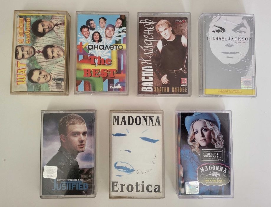 Разнообразна музика и филми (касети и дискове)