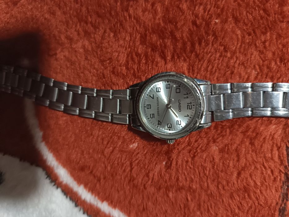 Vând ceas casio de damă