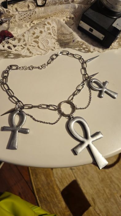 colier gothic ankh