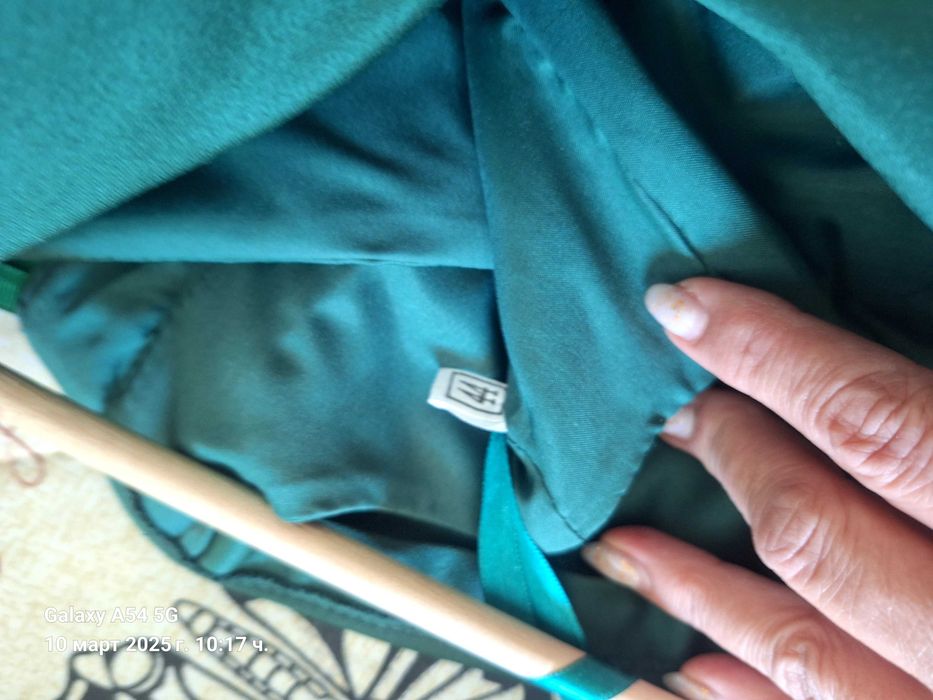 Бална дамска рокля -зелена ,размер 44.