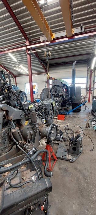 Dezmembrem tractoare John Deere