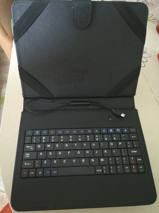 Husa HAMA pentru tableta 8 inch cu tastatura