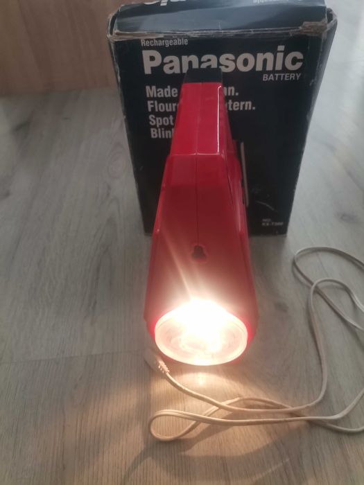 Фенер с зареждаща батерия на 4.5V